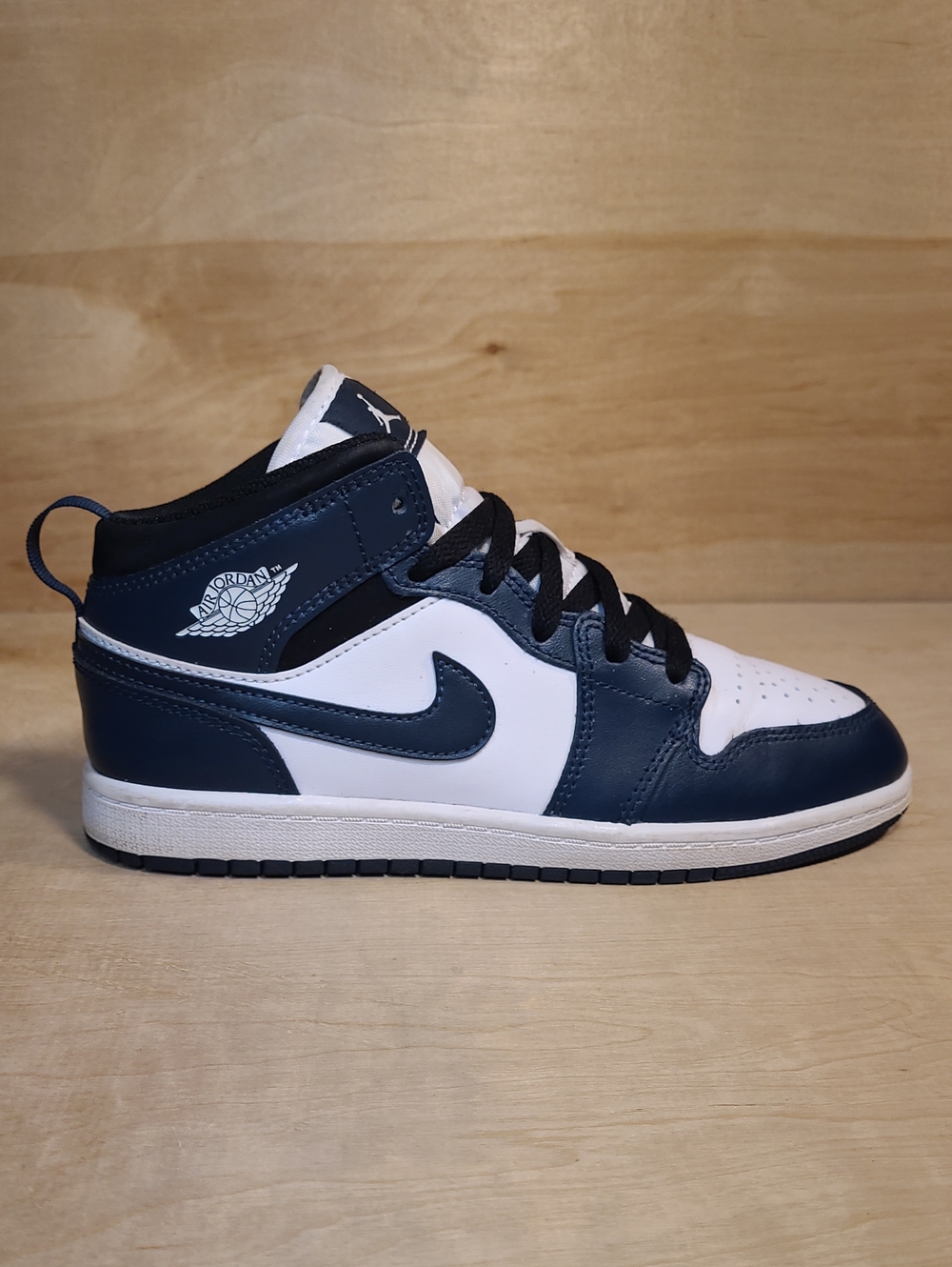 Air Jordan 1 Mid "Armory Navy" Style GS Size 3Y